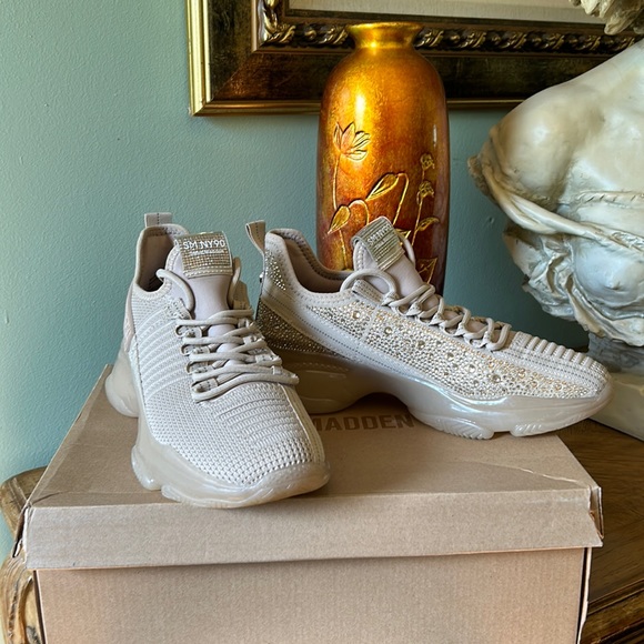 Steve Madden Shoes - Steve Madden Maxima Sneakers